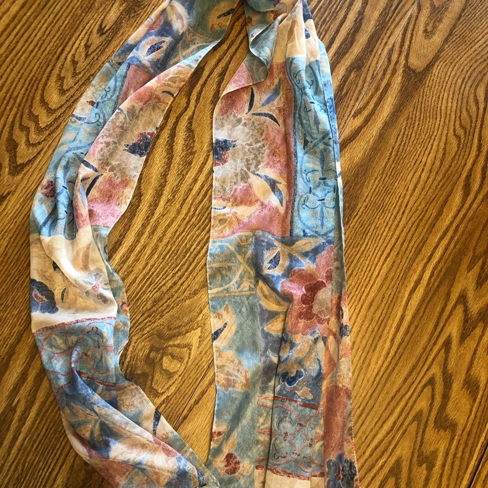 Fun Scarf - Picture 2 of 3